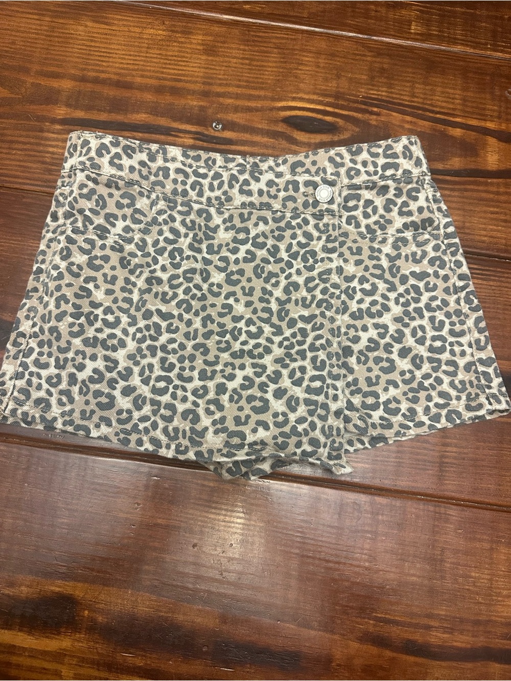 Vanilla Star Leopard Print Skort - Gray & Cream